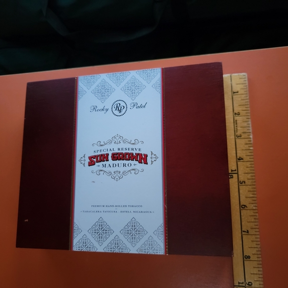 Empty Cigar Box - Picture 6 of 14